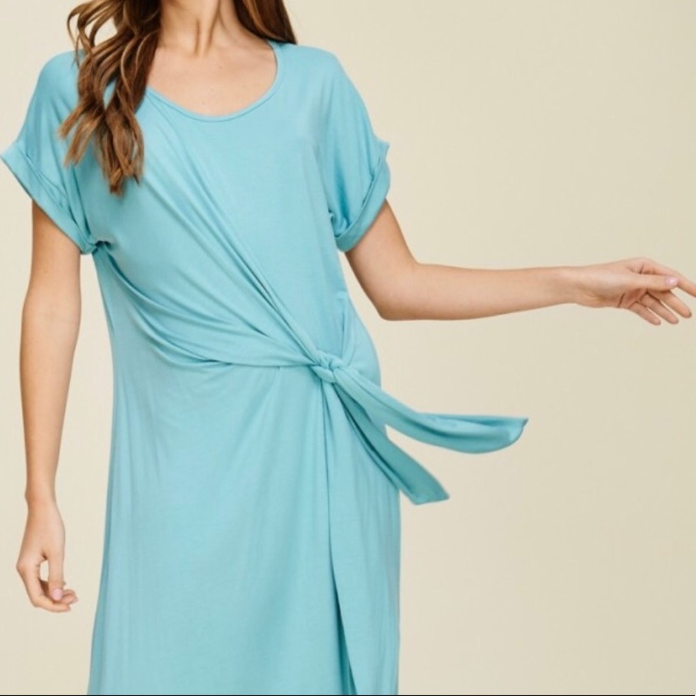 LAST3️⃣//SKY BLUE FRONT TIE MIDI DRESS - Picture 3 of 9